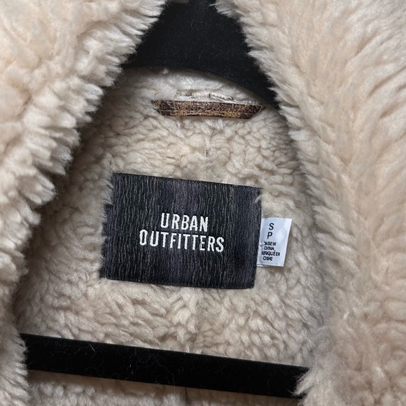 Urban Outfitters Oversized Faux Suede Sherpa Jacket - Picture 2 of 7